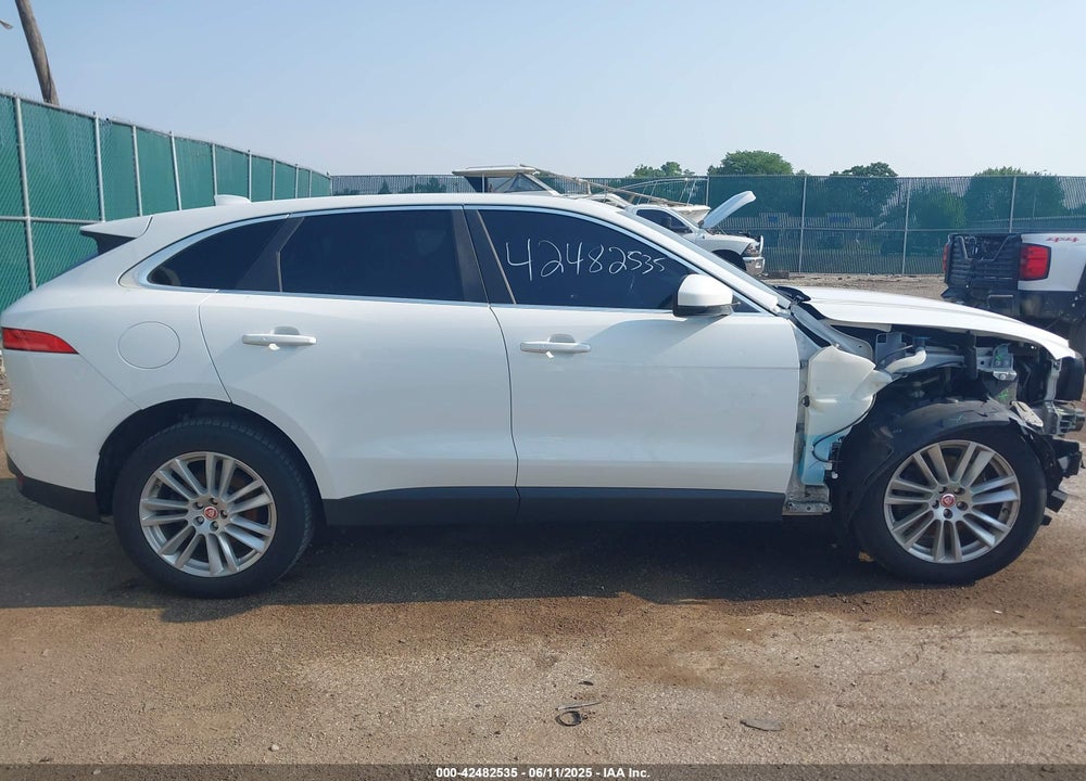 2017 JAGUAR F-PACE VIN: SADCK2BV7HA069340
