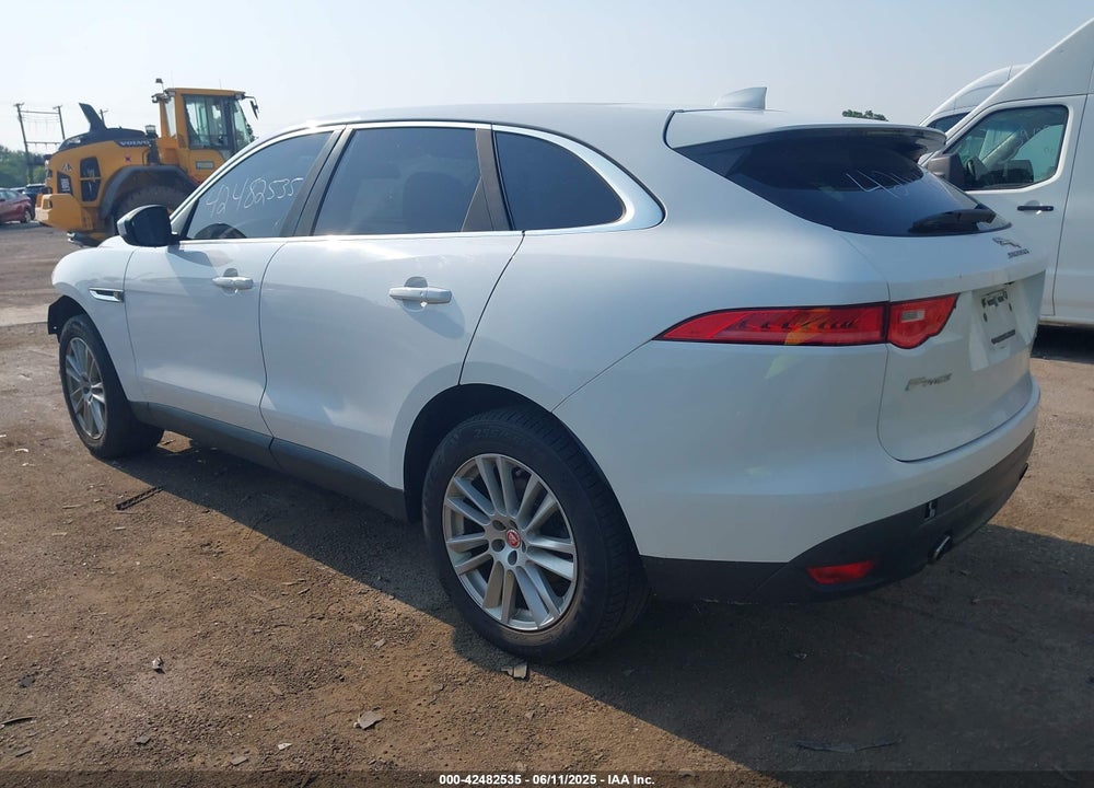 2017 JAGUAR F-PACE VIN: SADCK2BV7HA069340