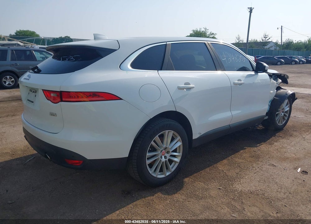 2017 JAGUAR F-PACE VIN: SADCK2BV7HA069340