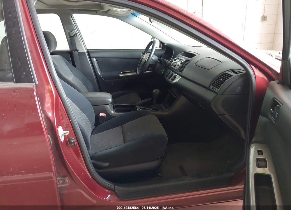 2005 TOYOTA CAMRY SE VIN: 4T1BE32K65U399230