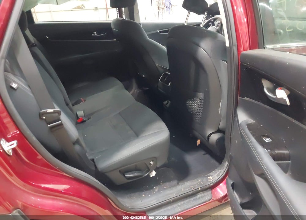 2020 KIA SORENTO 2.4L LX VIN: 5XYPG4A31LG648049