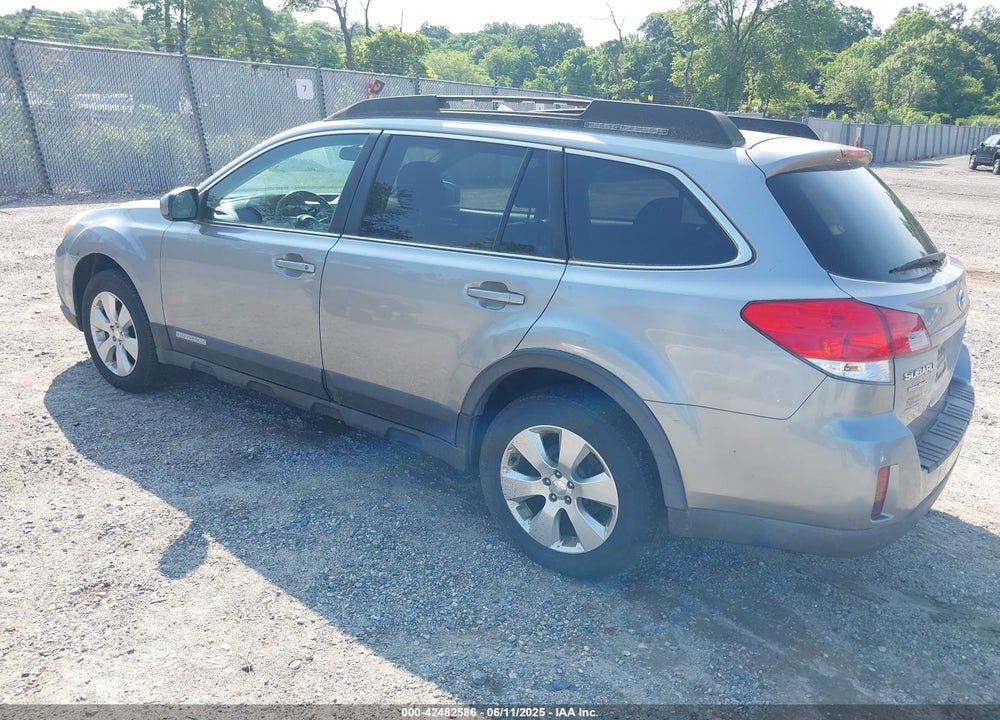 2010 SUBARU OUTBACK 2.5I LIMITED VIN: 4S4BRBKC8A3376829