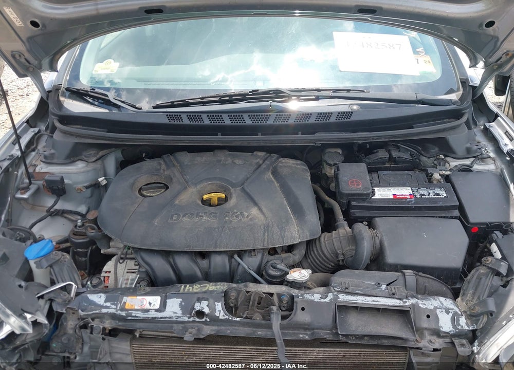 2016 HYUNDAI ELANTRA VIN: 5NPDH4AE3GH661904