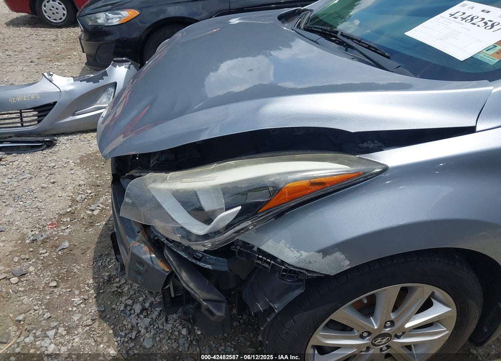 2016 HYUNDAI ELANTRA VIN: 5NPDH4AE3GH661904