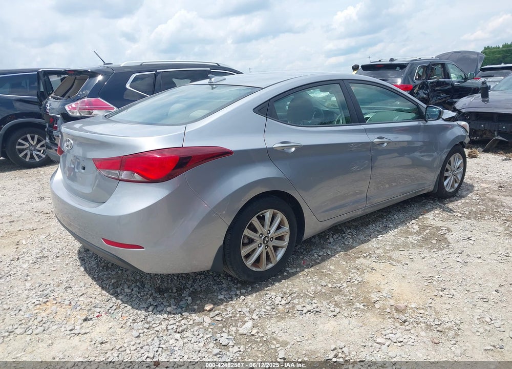 2016 HYUNDAI ELANTRA VIN: 5NPDH4AE3GH661904
