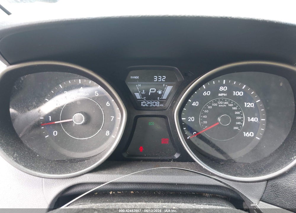 2016 HYUNDAI ELANTRA VIN: 5NPDH4AE3GH661904