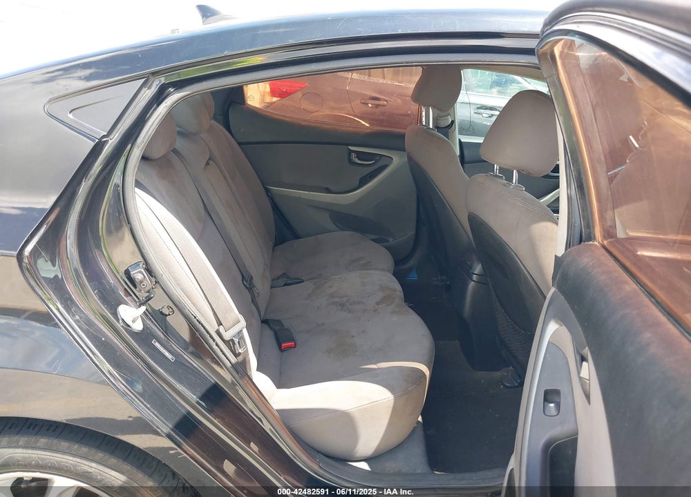 2015 HYUNDAI ELANTRA VIN: 5NPDH4AE4FH586225