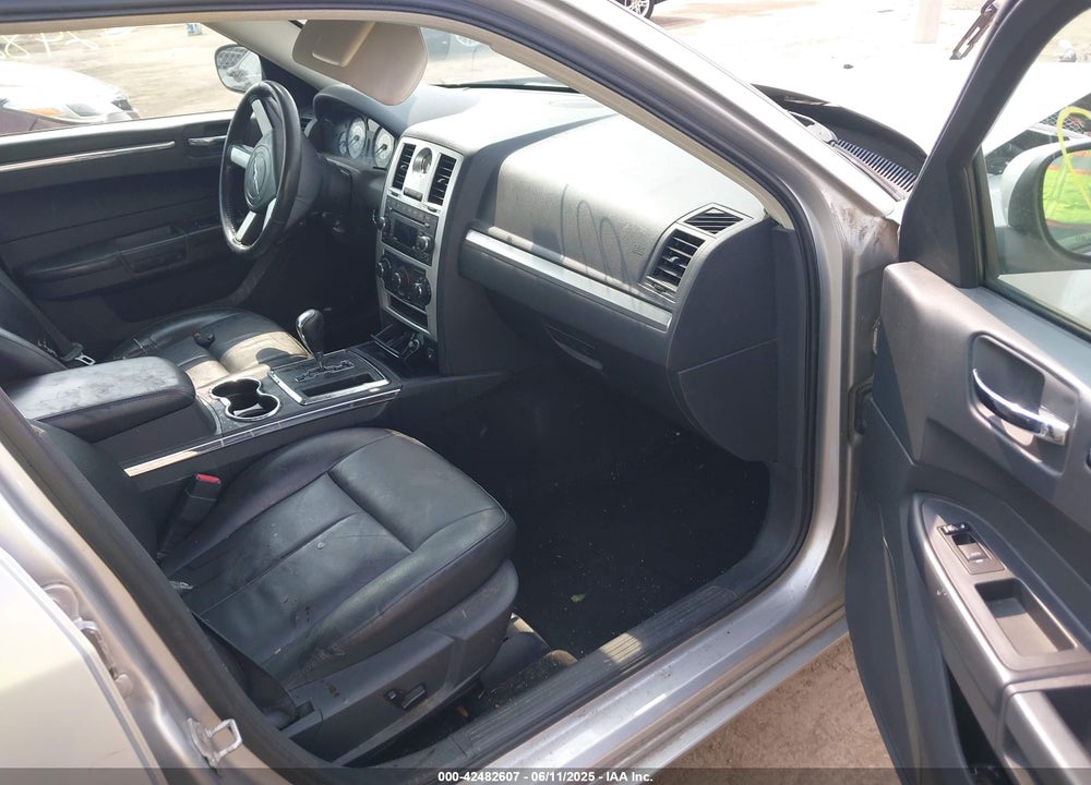 2008 CHRYSLER 300 VIN: 2C3KA53G78H242100