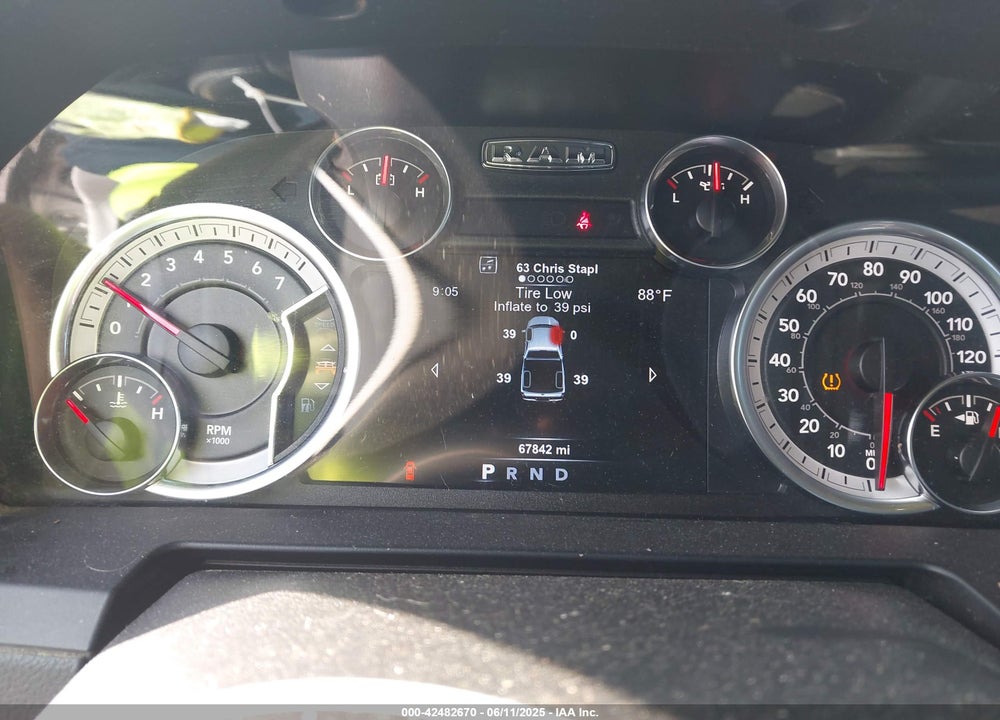 2017 RAM 1500 VIN: 1C6RR6NT5HS630364