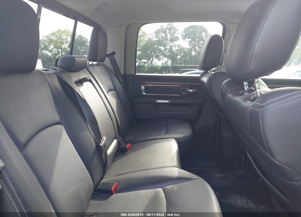 2017 RAM 1500 VIN: 1C6RR6NT5HS630364