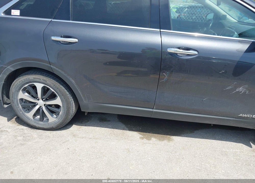 2016 KIA SORENTO VIN: 5XYPHDA57GG175276