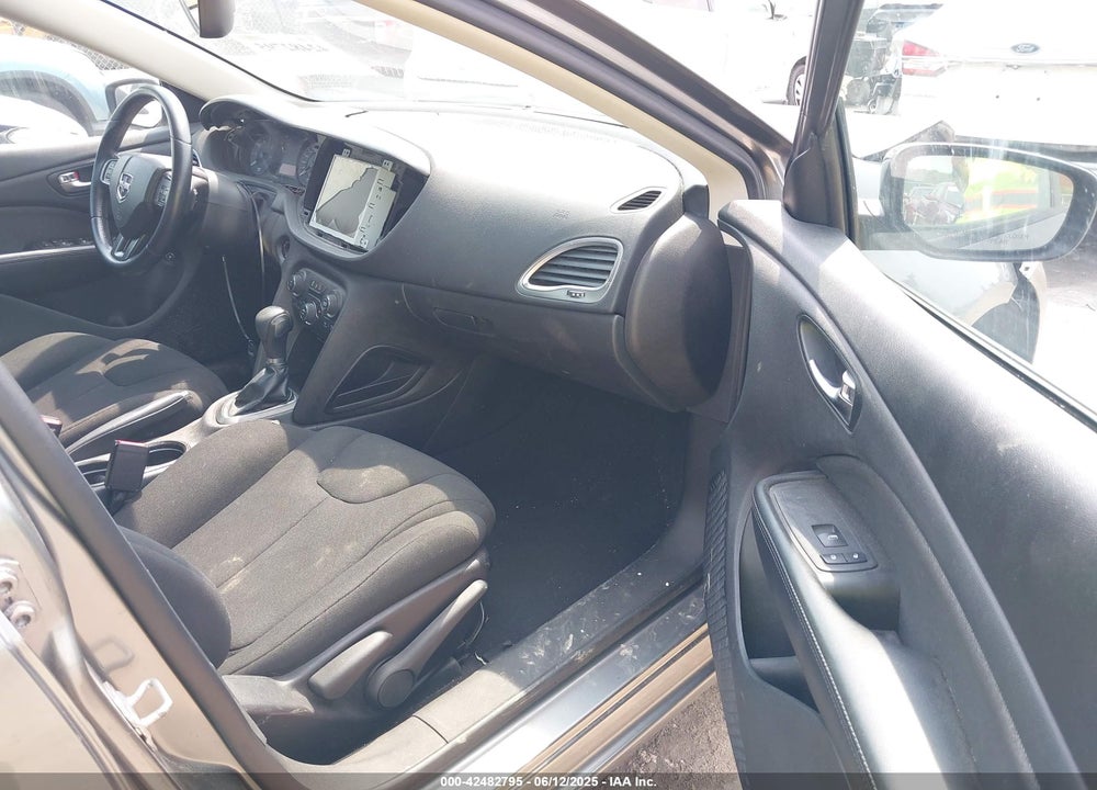 2013 DODGE DART SXT VIN: 1C3CDFBH2DD575940
