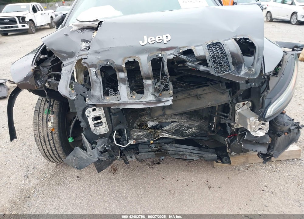 2016 JEEP CHEROKEE VIN: 1C4PJMCB6GW367931