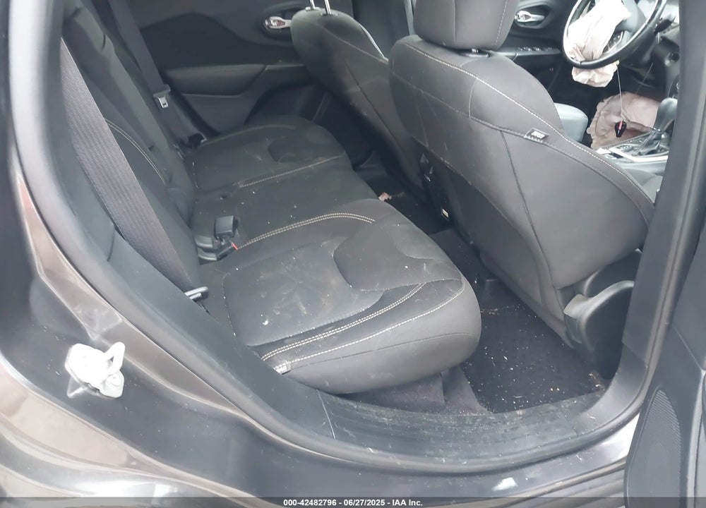 2016 JEEP CHEROKEE VIN: 1C4PJMCB6GW367931