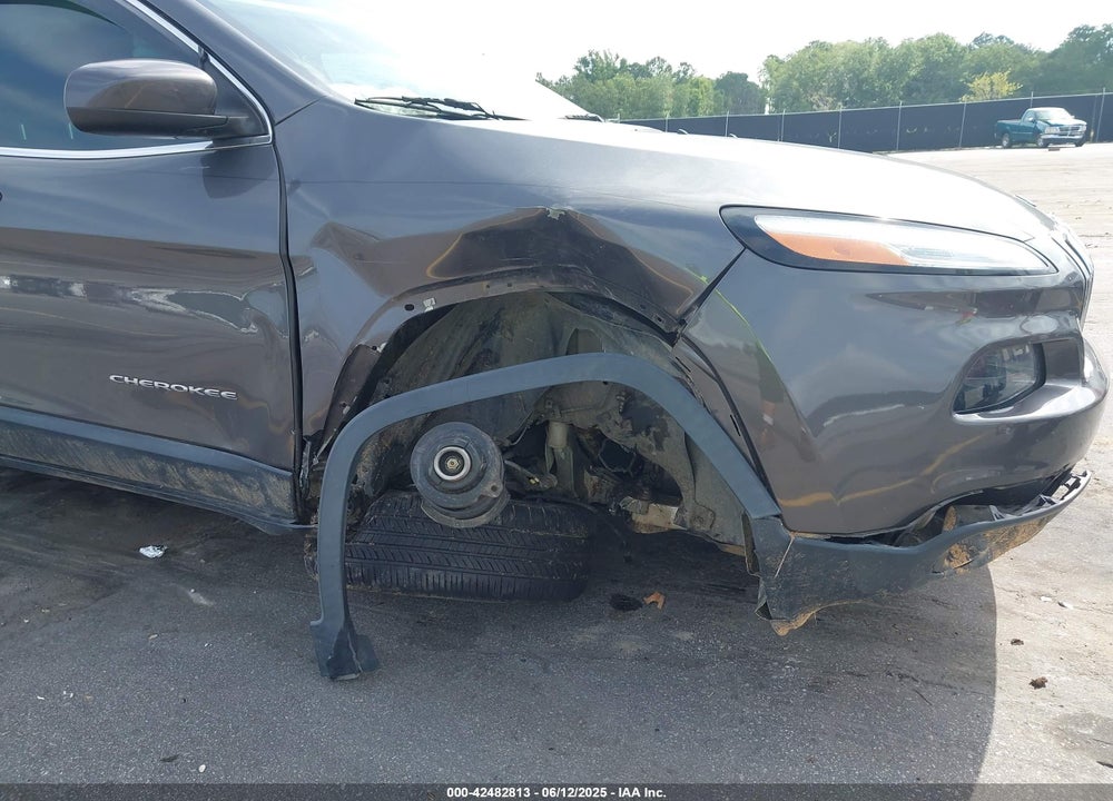 2018 JEEP CHEROKEE LATITUDE PLUS FWD VIN: 1C4PJLLX1JD612630