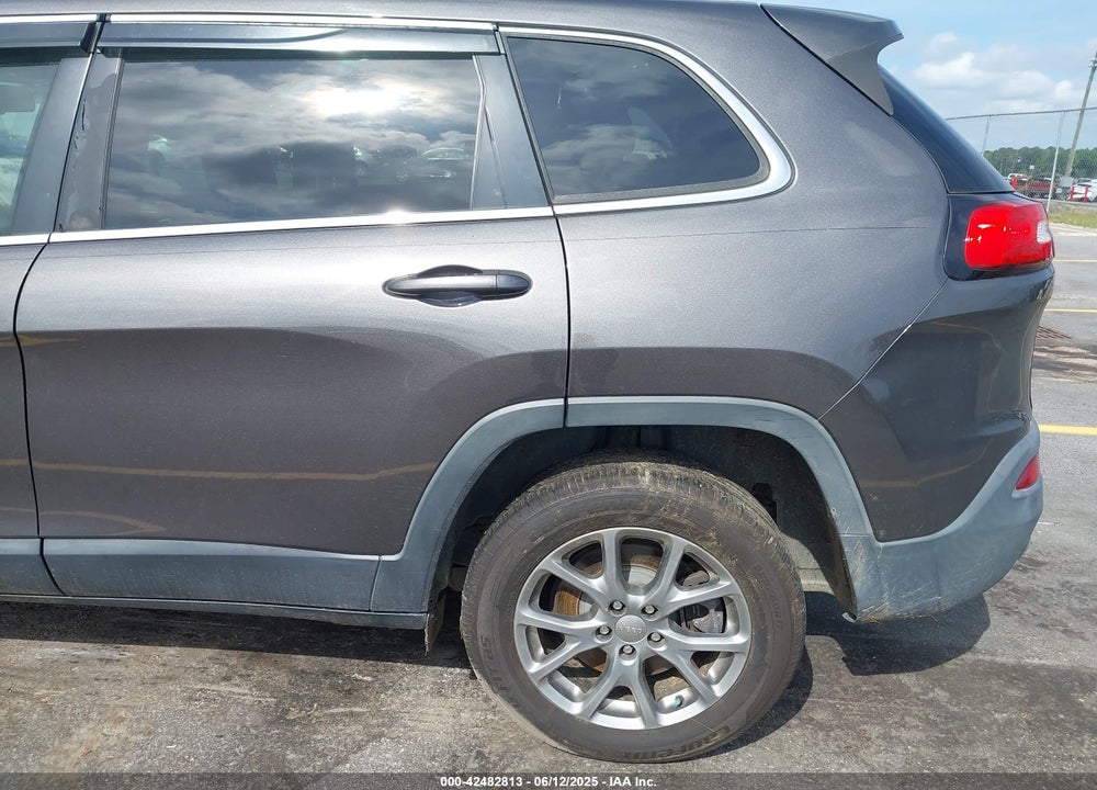 2018 JEEP CHEROKEE LATITUDE PLUS FWD VIN: 1C4PJLLX1JD612630