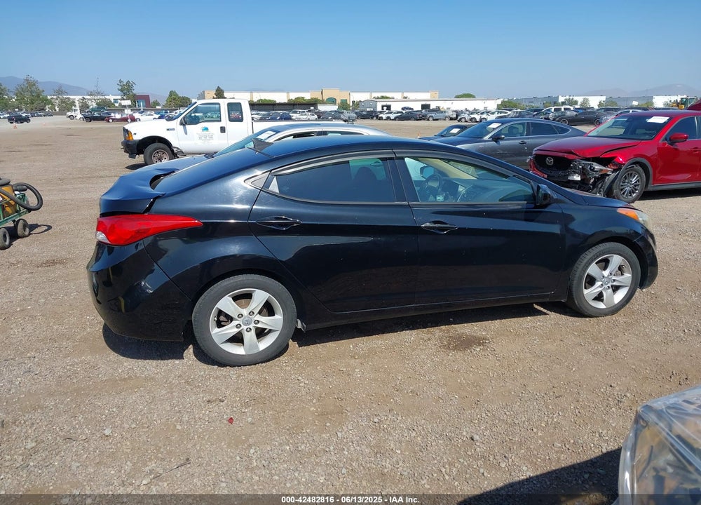 2013 HYUNDAI ELANTRA VIN: KMHDH4AE5DU895104
