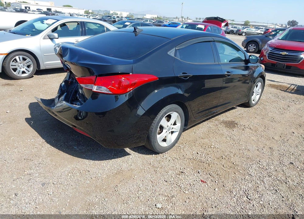 2013 HYUNDAI ELANTRA VIN: KMHDH4AE5DU895104