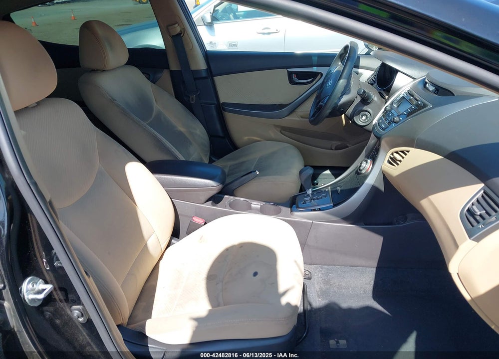 2013 HYUNDAI ELANTRA VIN: KMHDH4AE5DU895104