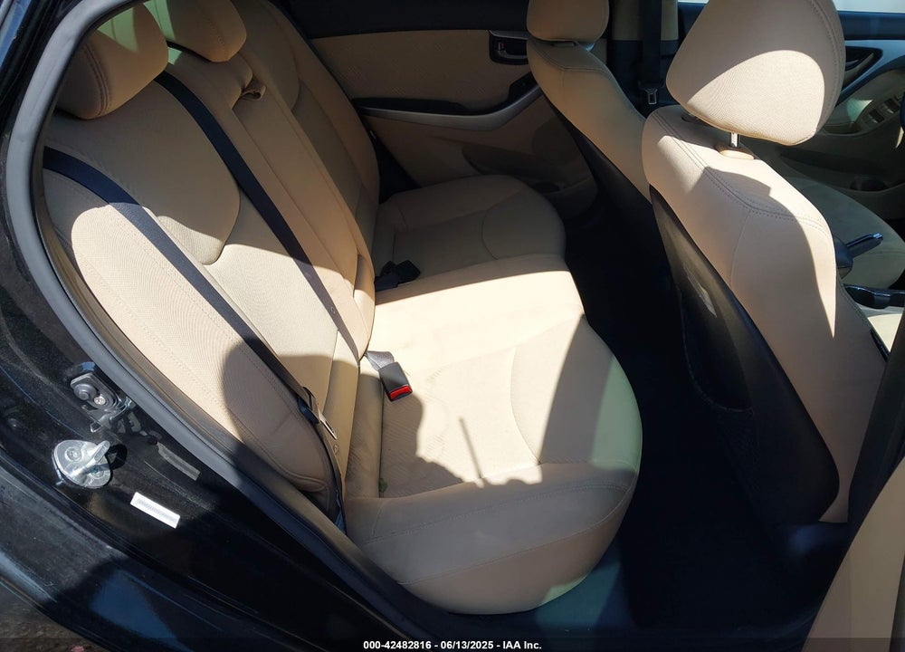 2013 HYUNDAI ELANTRA VIN: KMHDH4AE5DU895104