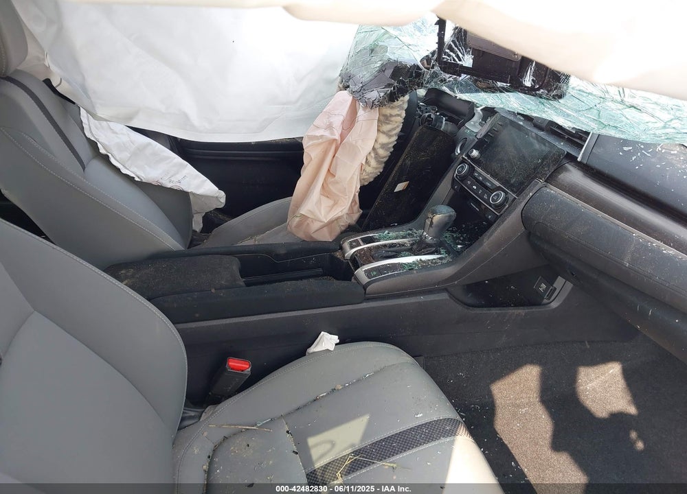 2019 HONDA CIVIC VIN: 19XFC1F30KE010367