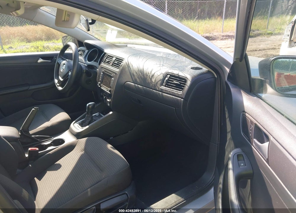 2015 VOLKSWAGEN JETTA VIN: 3VW2K7AJ5FM251943
