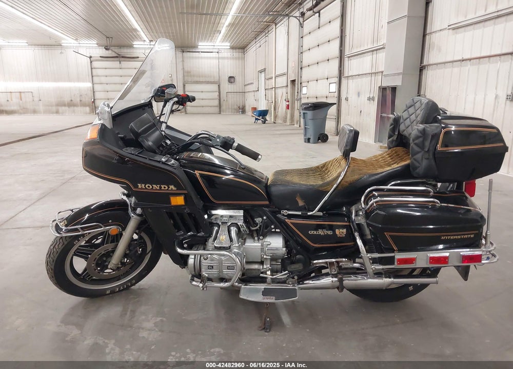 1982 HONDA GL1100 I VIN: 1HFSC0211CA210097