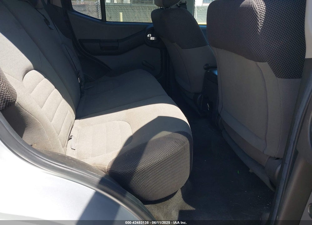 2005 NISSAN XTERRA S VIN: 5N1AN08U85C631951