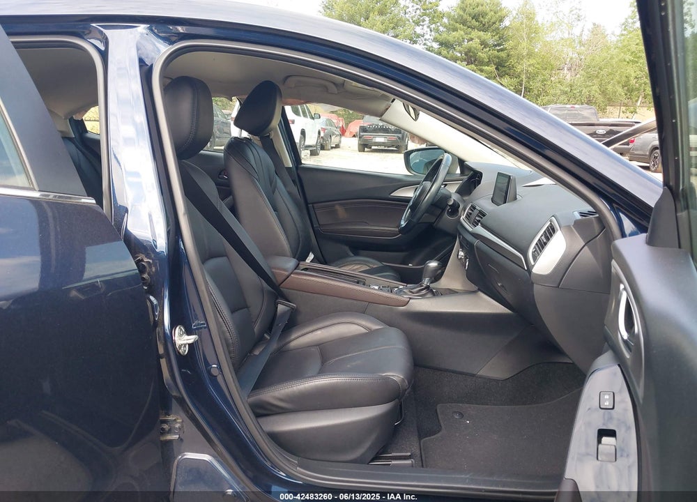 2018 MAZDA MAZDA3 VIN: 3MZBN1L34JM230660