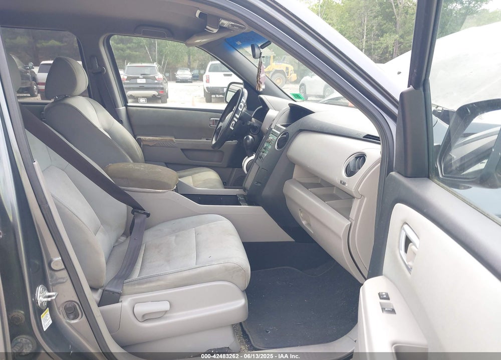 2010 HONDA PILOT VIN: 5FNYF3H27AB009581