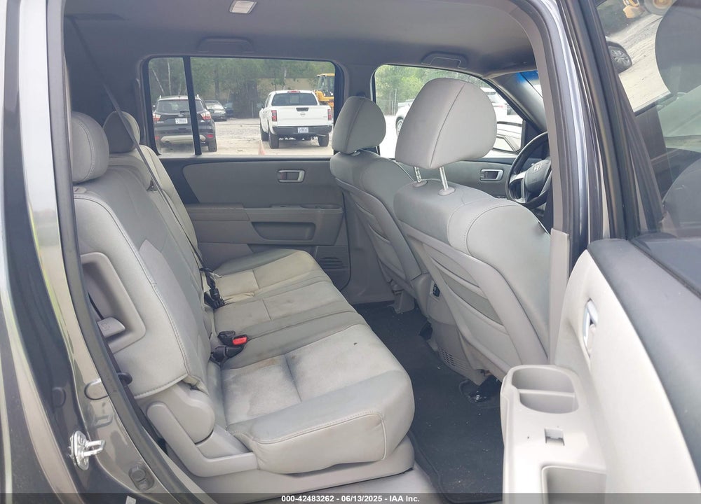 2010 HONDA PILOT VIN: 5FNYF3H27AB009581