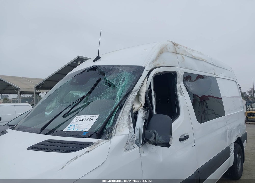 2023 MERCEDES-BENZ SPRINTER 2500 STANDARD ROOF 4-CYL GAS VIN: W1W40BHY2PT141009