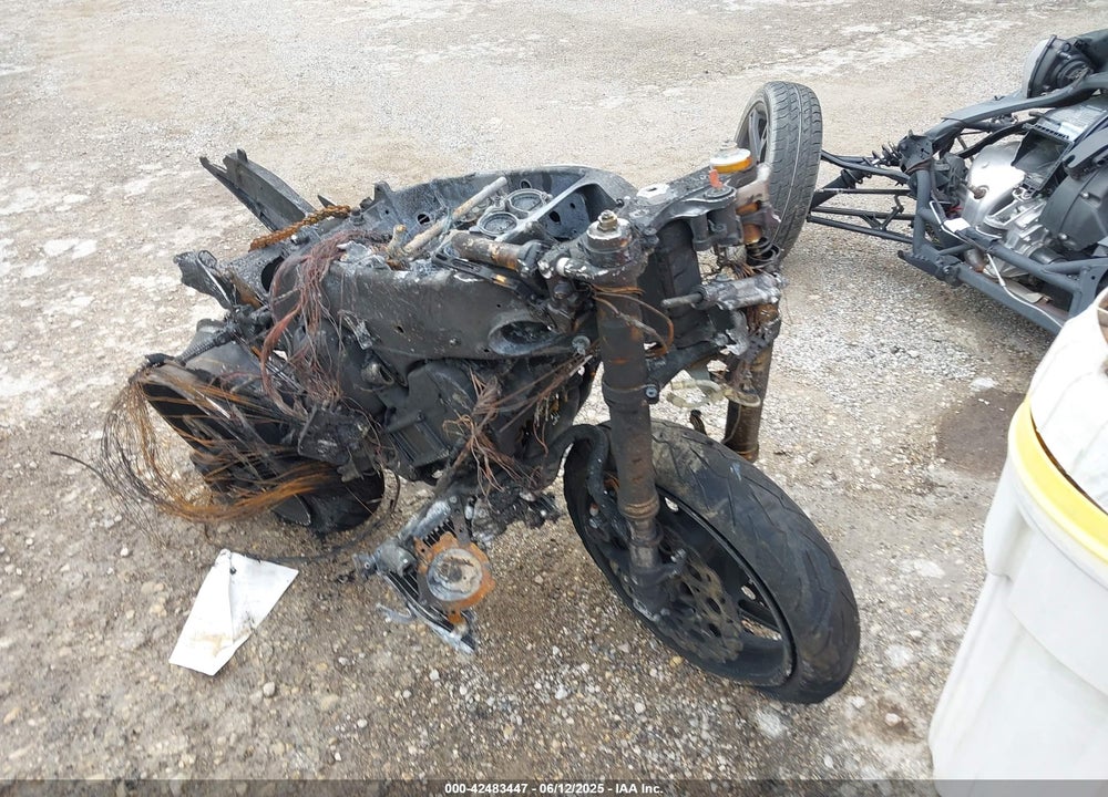 2006 YAMAHA YZFR1 VIN: JYARN15E06A001831