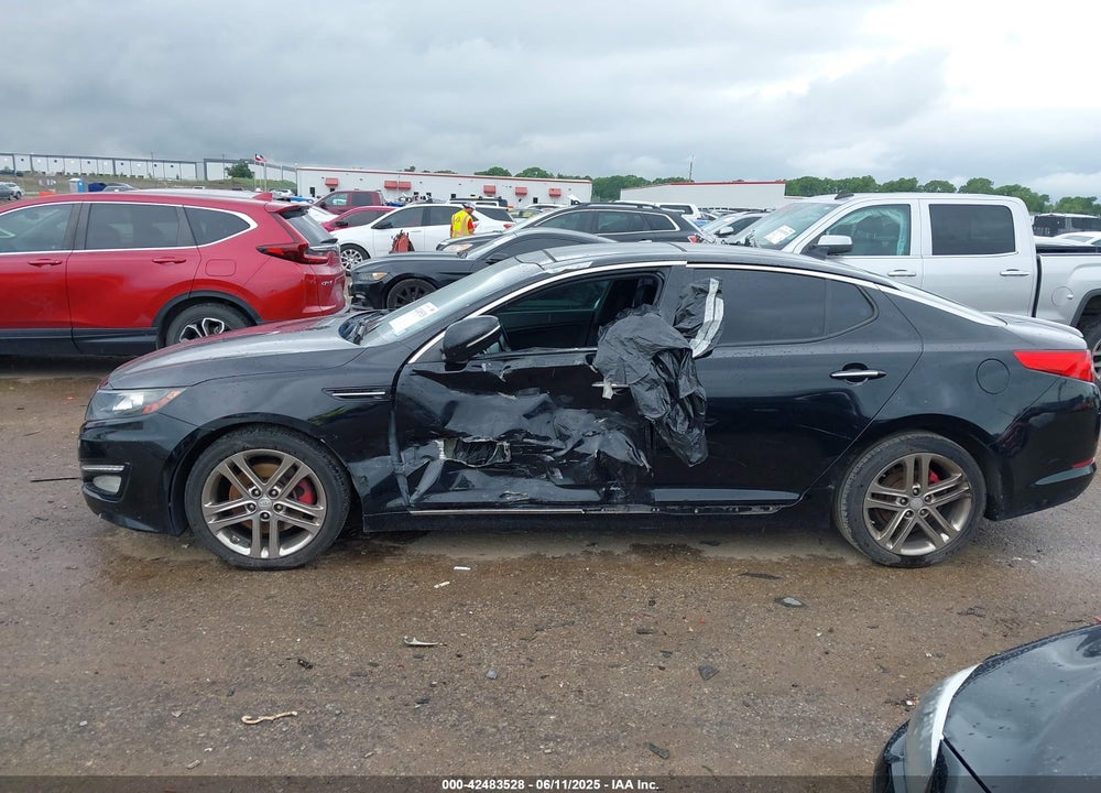 2013 KIA OPTIMA VIN: 5XXGR4A64DG207512