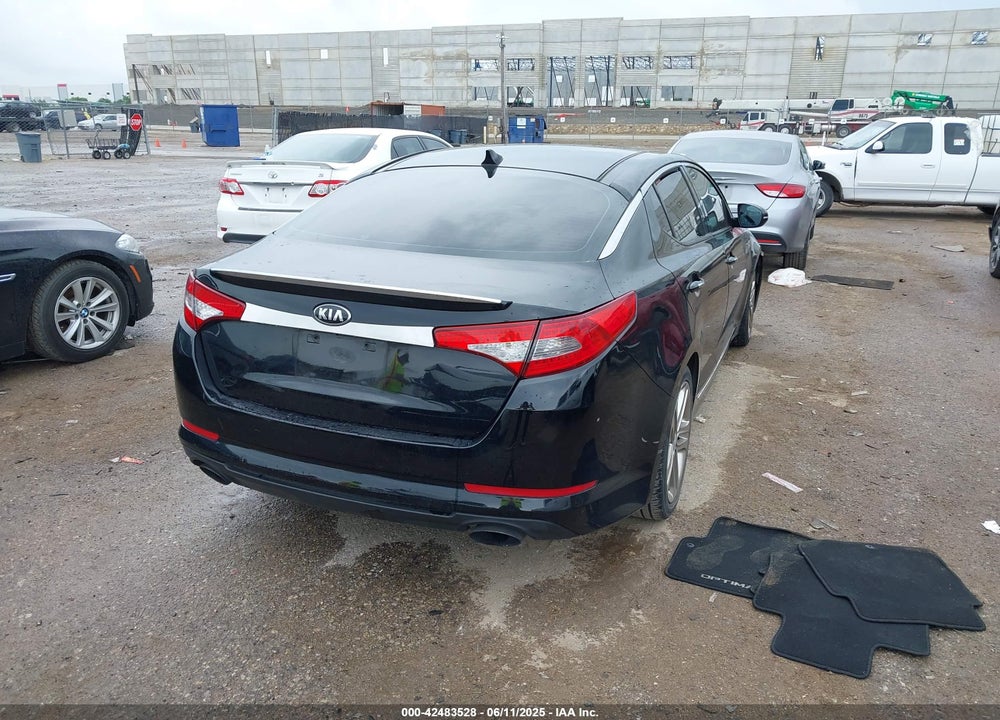 2013 KIA OPTIMA VIN: 5XXGR4A64DG207512