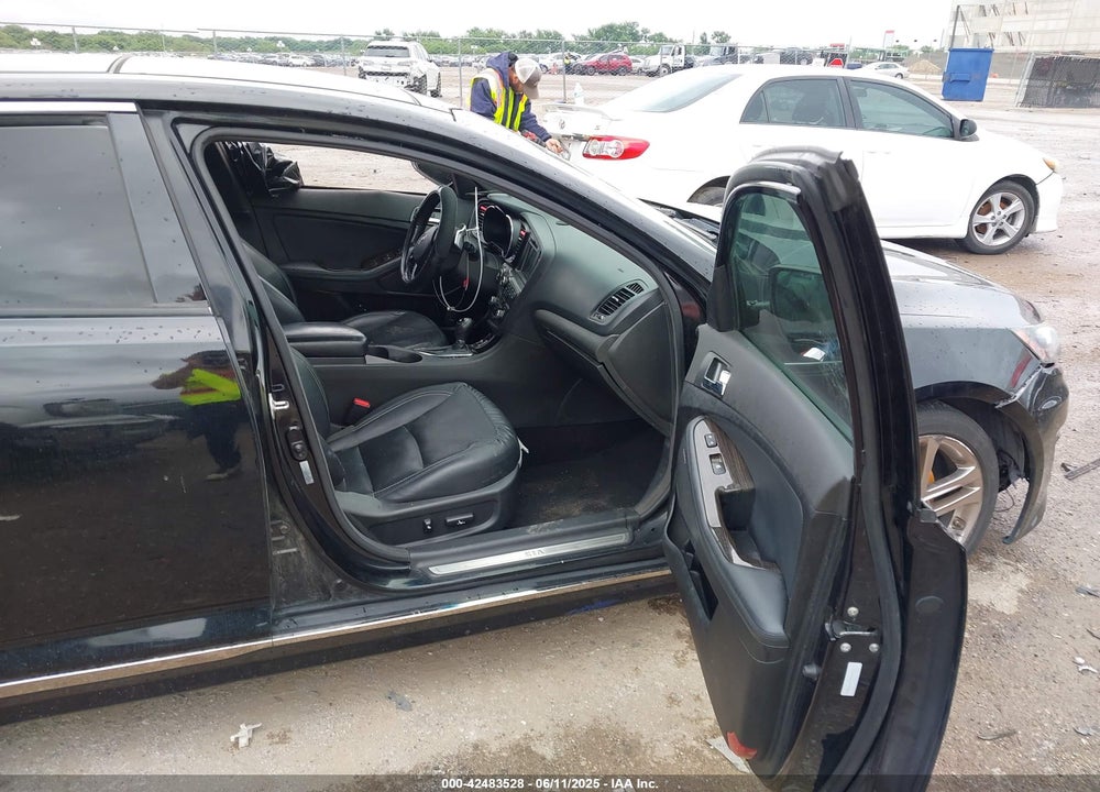 2013 KIA OPTIMA VIN: 5XXGR4A64DG207512