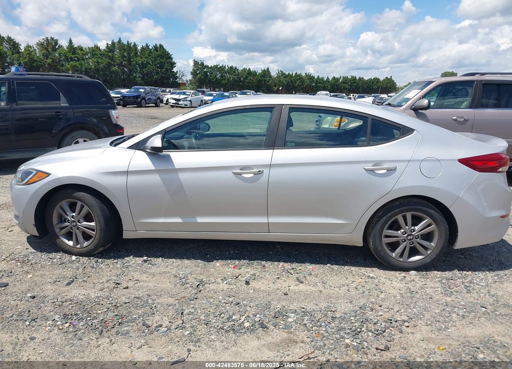 2018 HYUNDAI ELANTRA VIN: KMHD84LF2JU508204