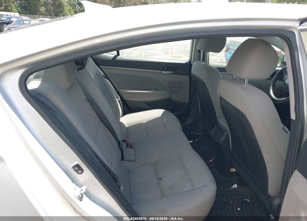 2018 HYUNDAI ELANTRA VIN: KMHD84LF2JU508204