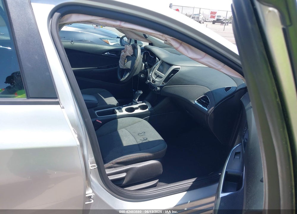 2018 CHEVROLET CRUZE VIN: 1G1BC5SM2J7176840