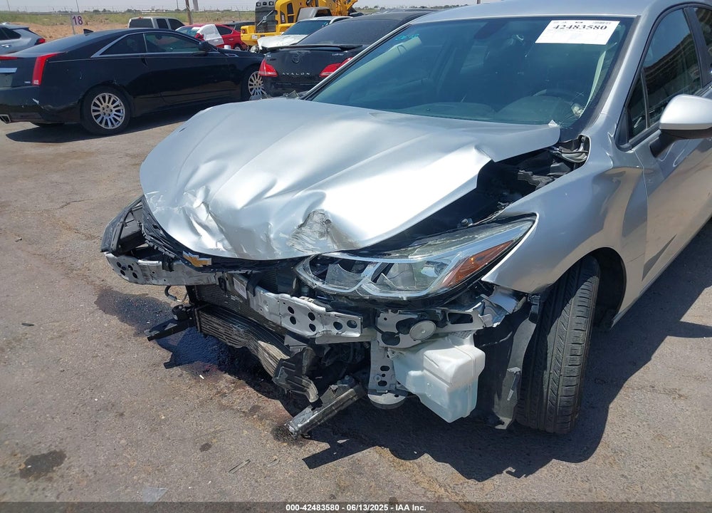 2018 CHEVROLET CRUZE VIN: 1G1BC5SM2J7176840