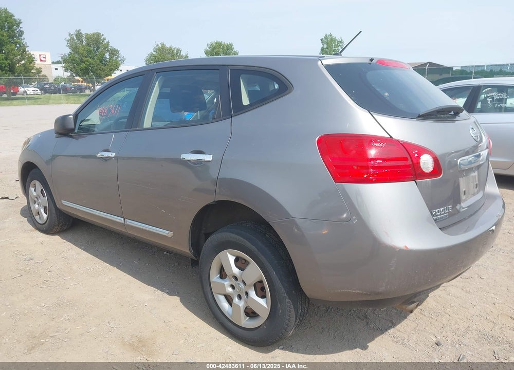 2015 NISSAN ROGUE SELECT S VIN: JN8AS5MV1FW252318