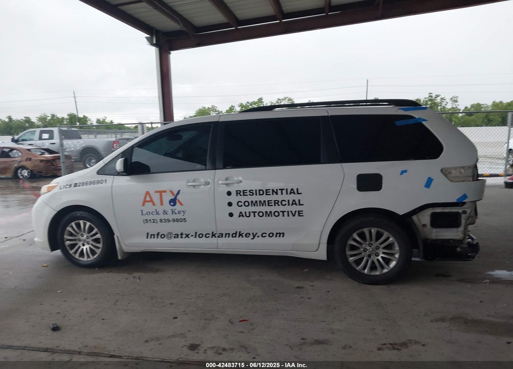2012 TOYOTA SIENNA XLE V6 8 PASSENGER VIN: 5TDYK3DC6CS228816