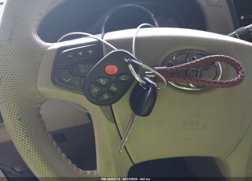 2012 TOYOTA SIENNA XLE V6 8 PASSENGER VIN: 5TDYK3DC6CS228816