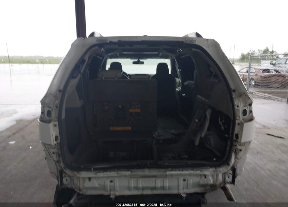 2012 TOYOTA SIENNA XLE V6 8 PASSENGER VIN: 5TDYK3DC6CS228816