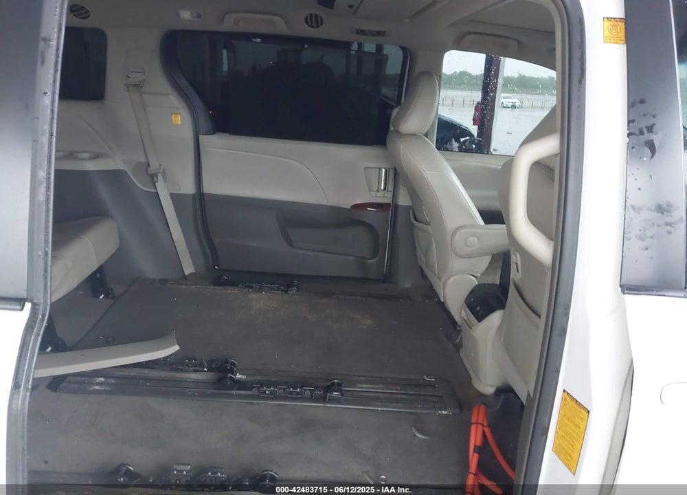 2012 TOYOTA SIENNA XLE V6 8 PASSENGER VIN: 5TDYK3DC6CS228816