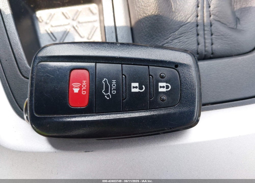 2020 TOYOTA RAV4 XLE PREMIUM VIN: 2T3A1RFV7LW086948