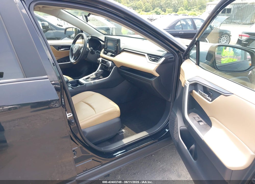 2020 TOYOTA RAV4 XLE PREMIUM VIN: 2T3A1RFV7LW086948