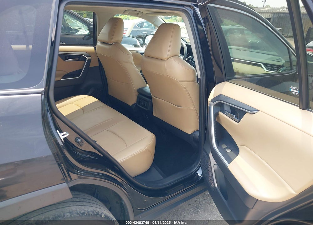 2020 TOYOTA RAV4 XLE PREMIUM VIN: 2T3A1RFV7LW086948