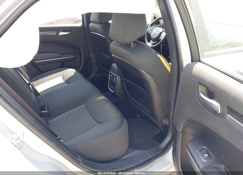 2019 CHRYSLER 300 VIN: 2C3CCAAG4KH648286