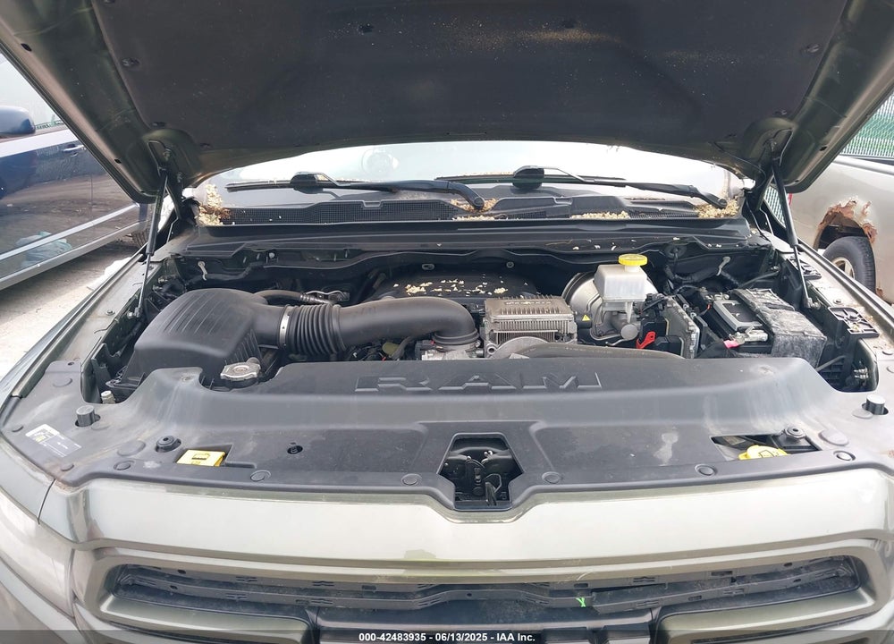 2020 RAM 1500 LAIE  4X4 5'7 BOX VIN: 1C6SRFJTXLN181021
